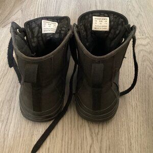 High top Levi's sneakers